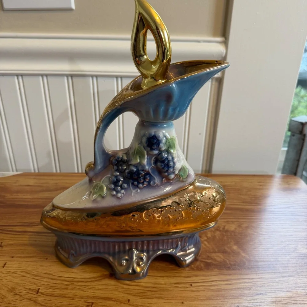 Vintage 1977 Ezra Brooks Ceramic Whiskey Decanter Japan Gold Grape Genie